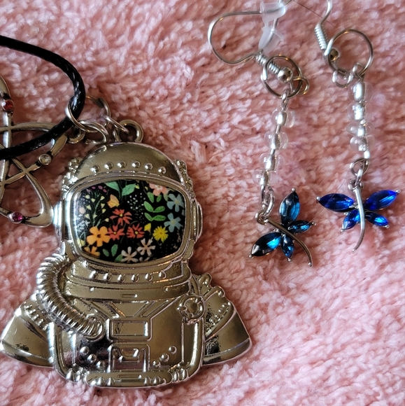 Star Seed Blooming Necklace Set - Picture 2 of 10